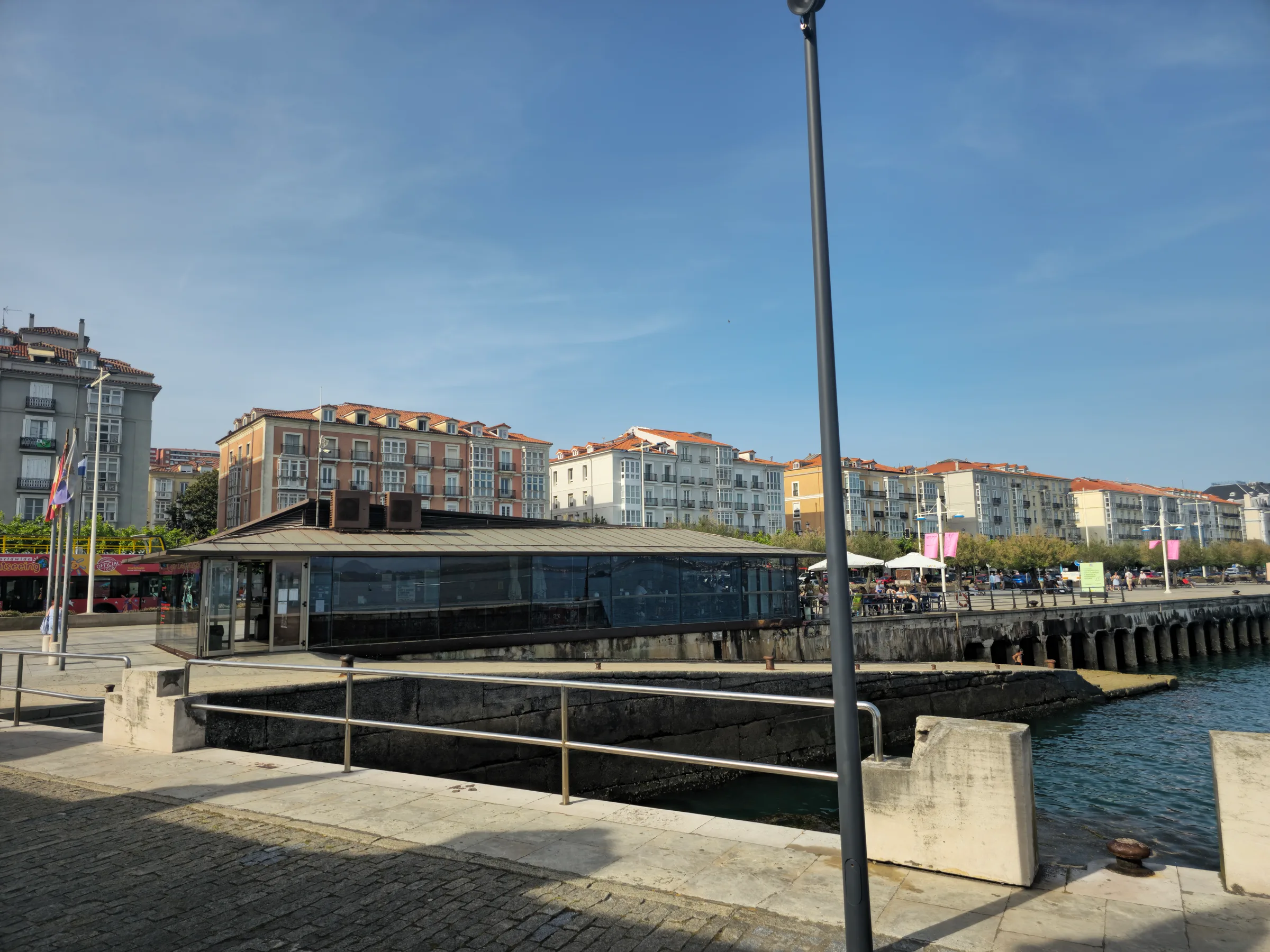 Palacete del Embarcadero de Santander con su cubierta octogonal característica