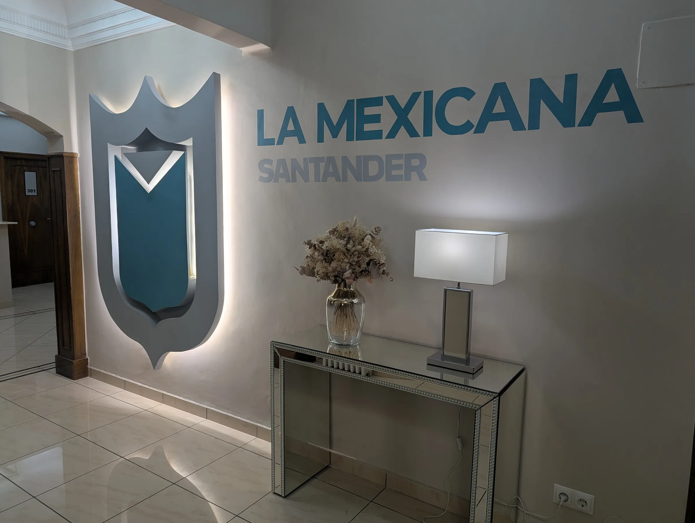 Photocall decorativo de Hostal La Mexicana en Santander